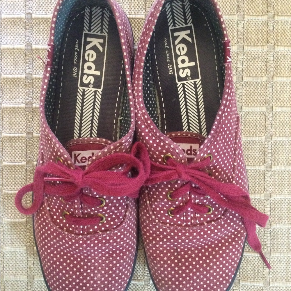 Keds, Maroon Polka Dot, Size 8 Sneakers